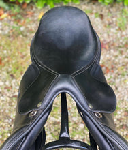 Load image into Gallery viewer, Tattersall 17” Black Leather Jump Saddle